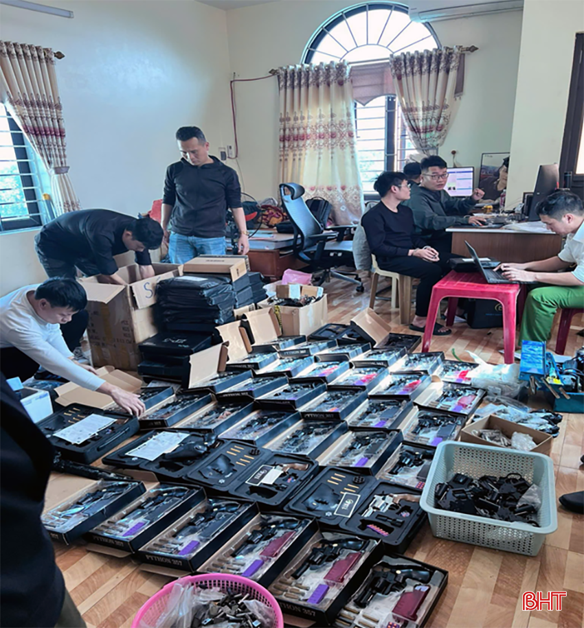 Phá đường dây buôn bán vũ khí “khủng”, thu giữ hơn 500 khẩu súng