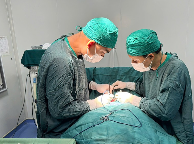 Phẫu thuật u tuyến giáp tại Trung tâm Y tế huyện Đức Thọ (Hà Tĩnh)