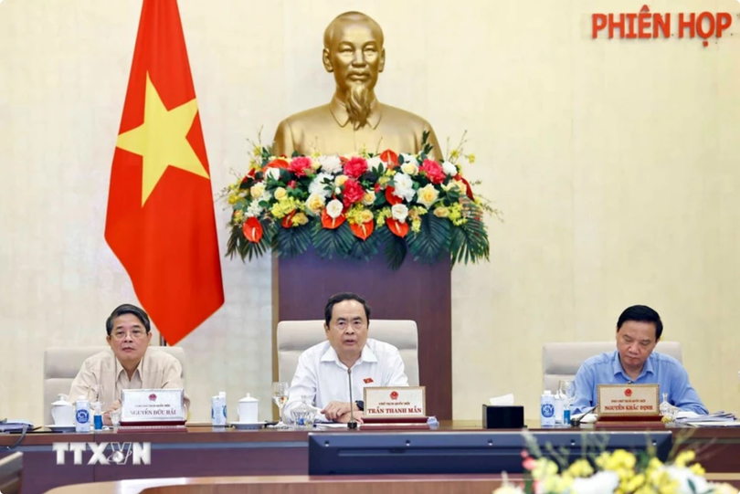Ủy ban Thường vụ Quốc hội thông qua nghị quyết sắp xếp đơn vị hành chính cấp huyện, cấp xã Hà Tĩnh