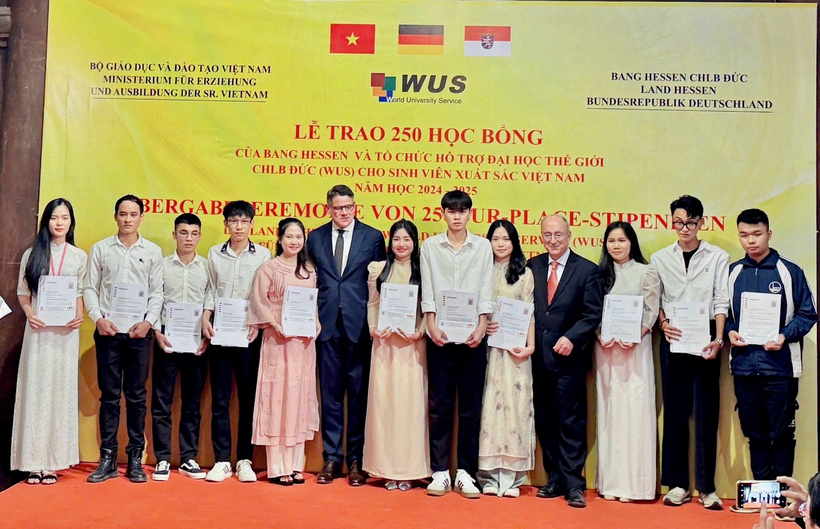Sinh viên Trường Đại học Hà Tĩnh xuất sắc được nhận học bổng của Bang Hessen và Tổ chức Đại học Thế giới CHLB Đức (WUS)