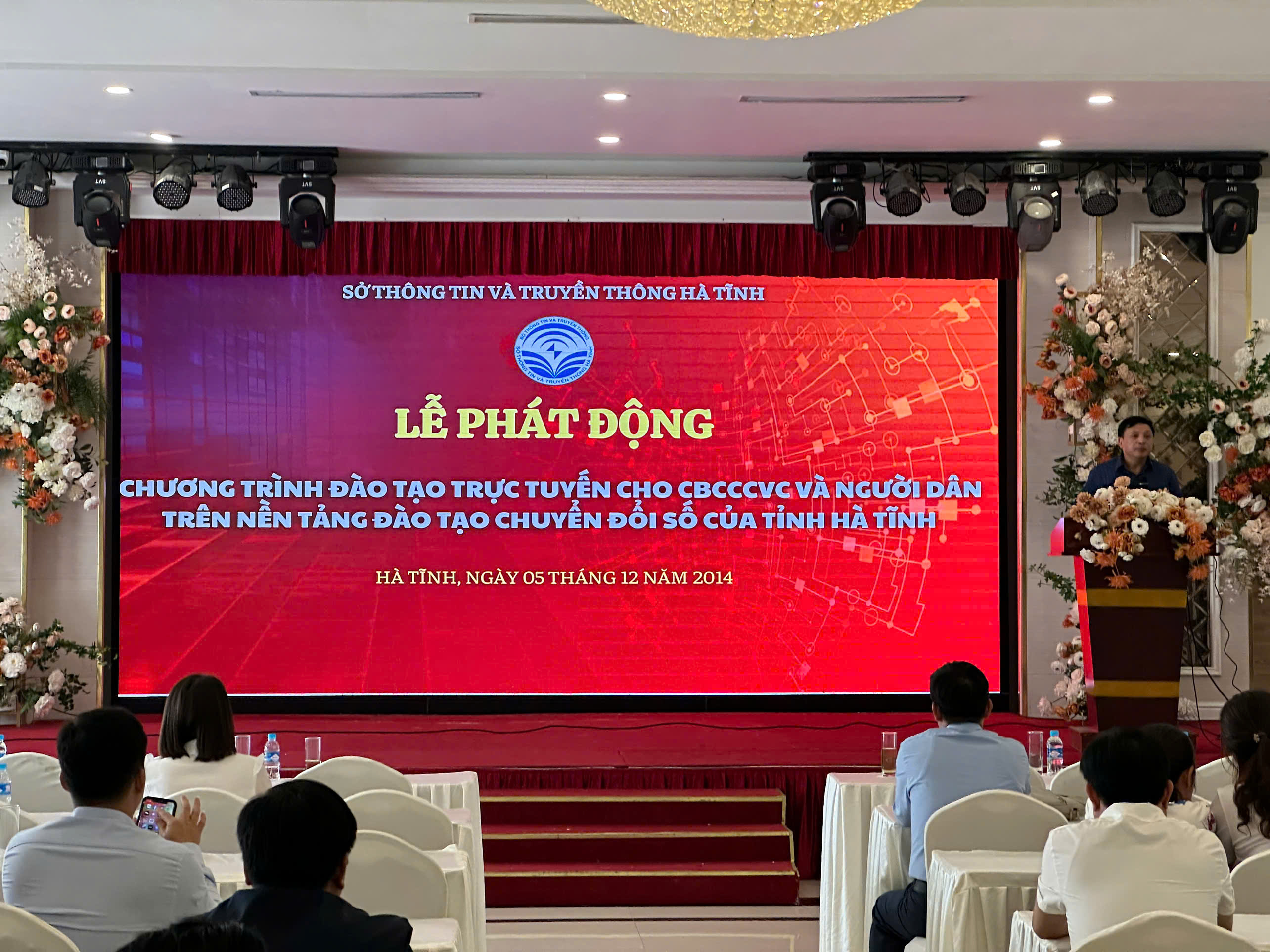 Hà Tĩnh phát động tham gia Chương trình đào tạo trực tuyến về chuyển đổi số