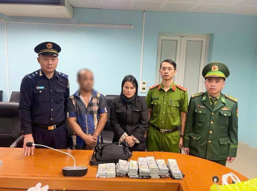 Vận chuyển, mua bán hơn 100 tỷ đồng qua biên giới, hai chị em bị khởi tố