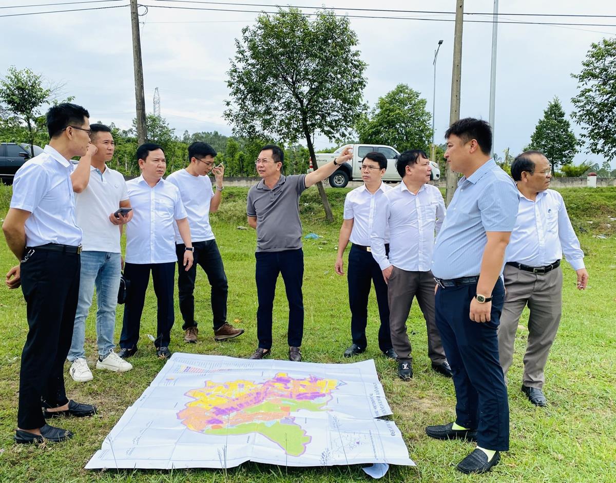 Đoàn doanh nghiệp Trung Quốc khảo sát tìm hiểu đầu tư nhà máy xử lý rác thải trên địa bàn Thị xã Hồng Lĩnh