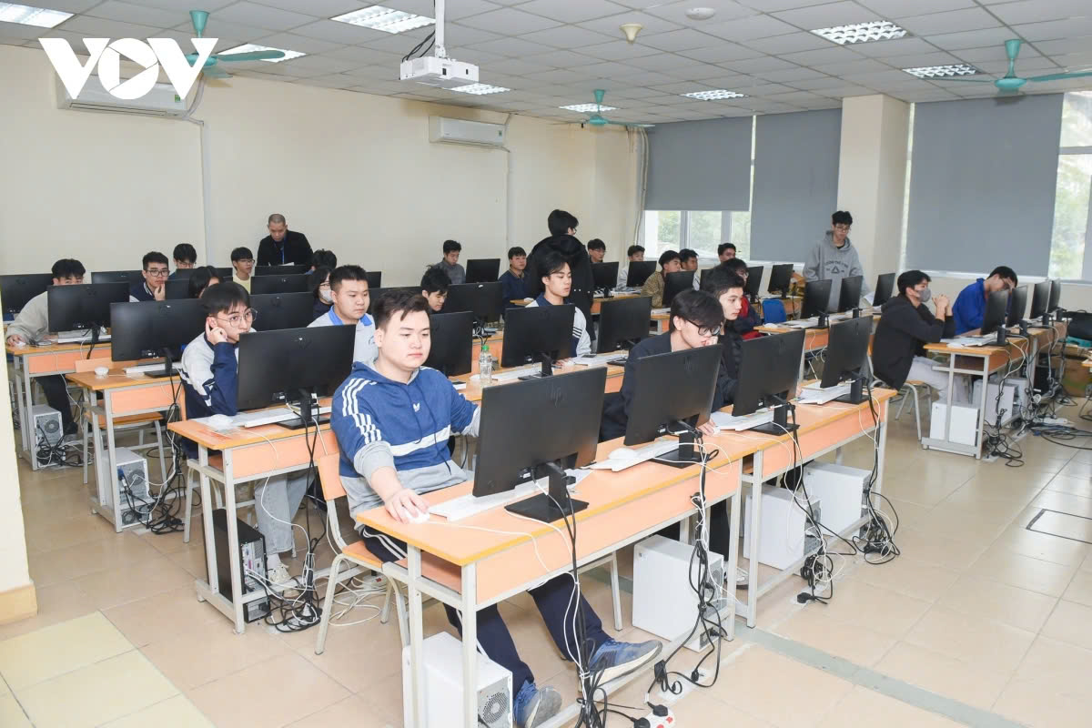Tuyển sinh đại học 2025: Thí sinh vẫn ưu tiên lựa chọn kỳ thi riêng, xét tuyển sớm