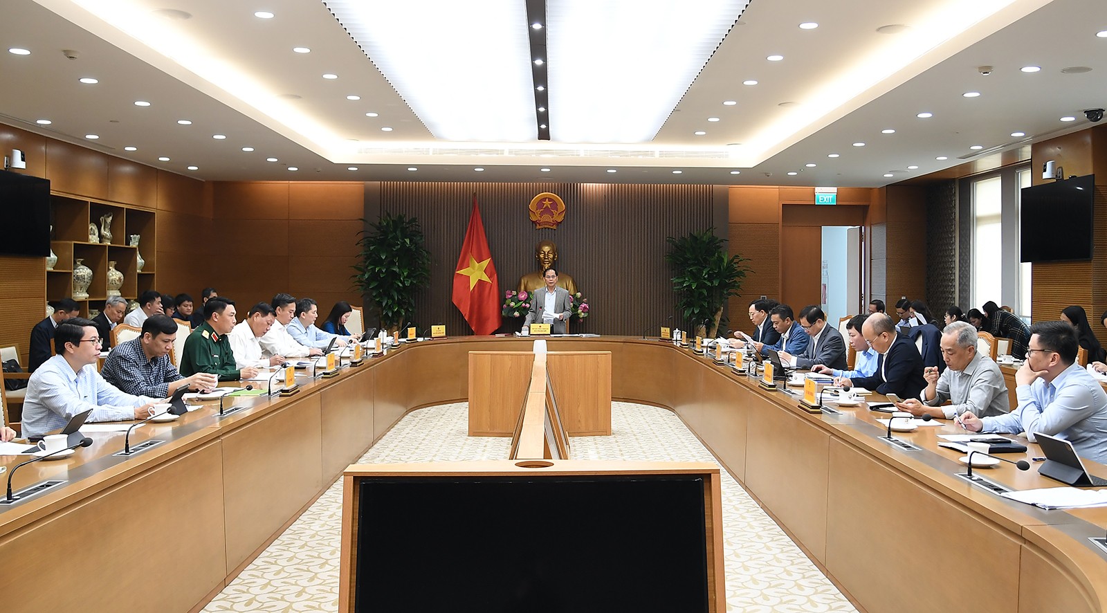 Phó Thủ tướng chủ trì họp tổ công tác về hợp tác kinh tế, thương mại với Hoa Kỳ
