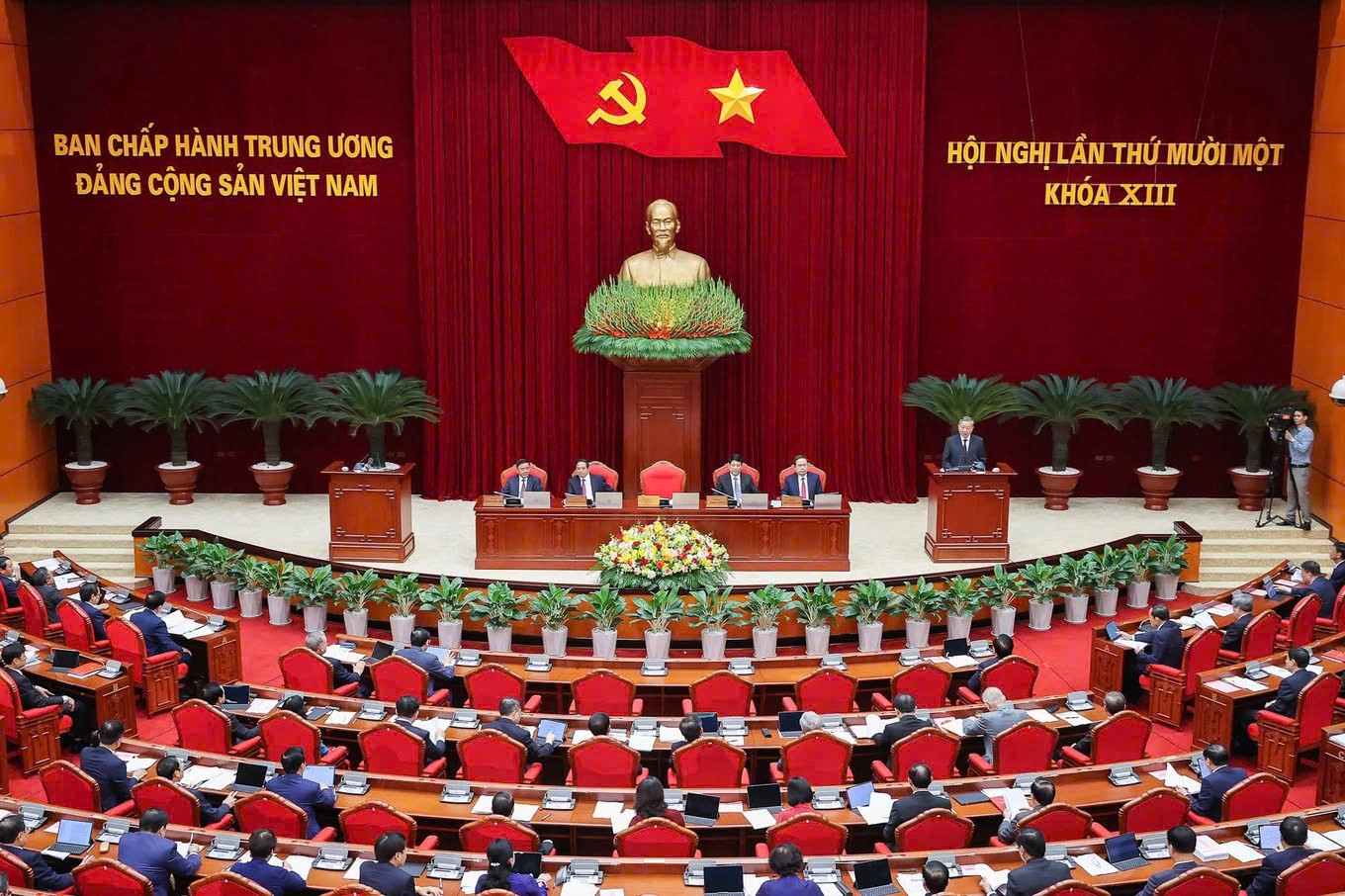 Bộ Chính trị trình Trung ương phương án tổ chức bầu cử sớm