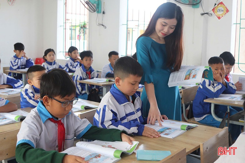 Loạt chính sách mới về chế độ làm việc của giáo viên có hiệu lực từ hôm nay