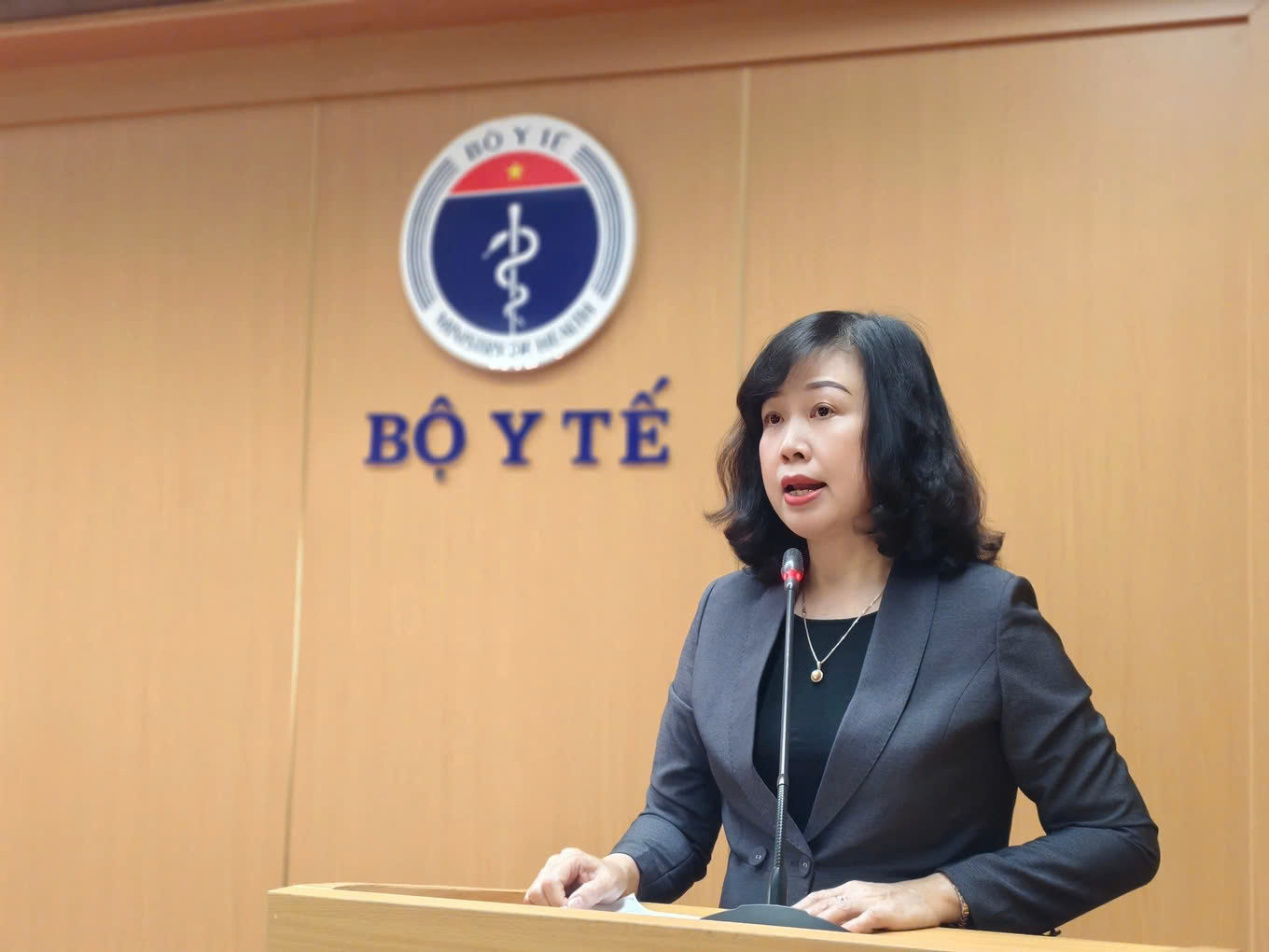 Bộ trưởng Y tế: Người dân rất hoang mang, không biết hàng nào là giả, thật