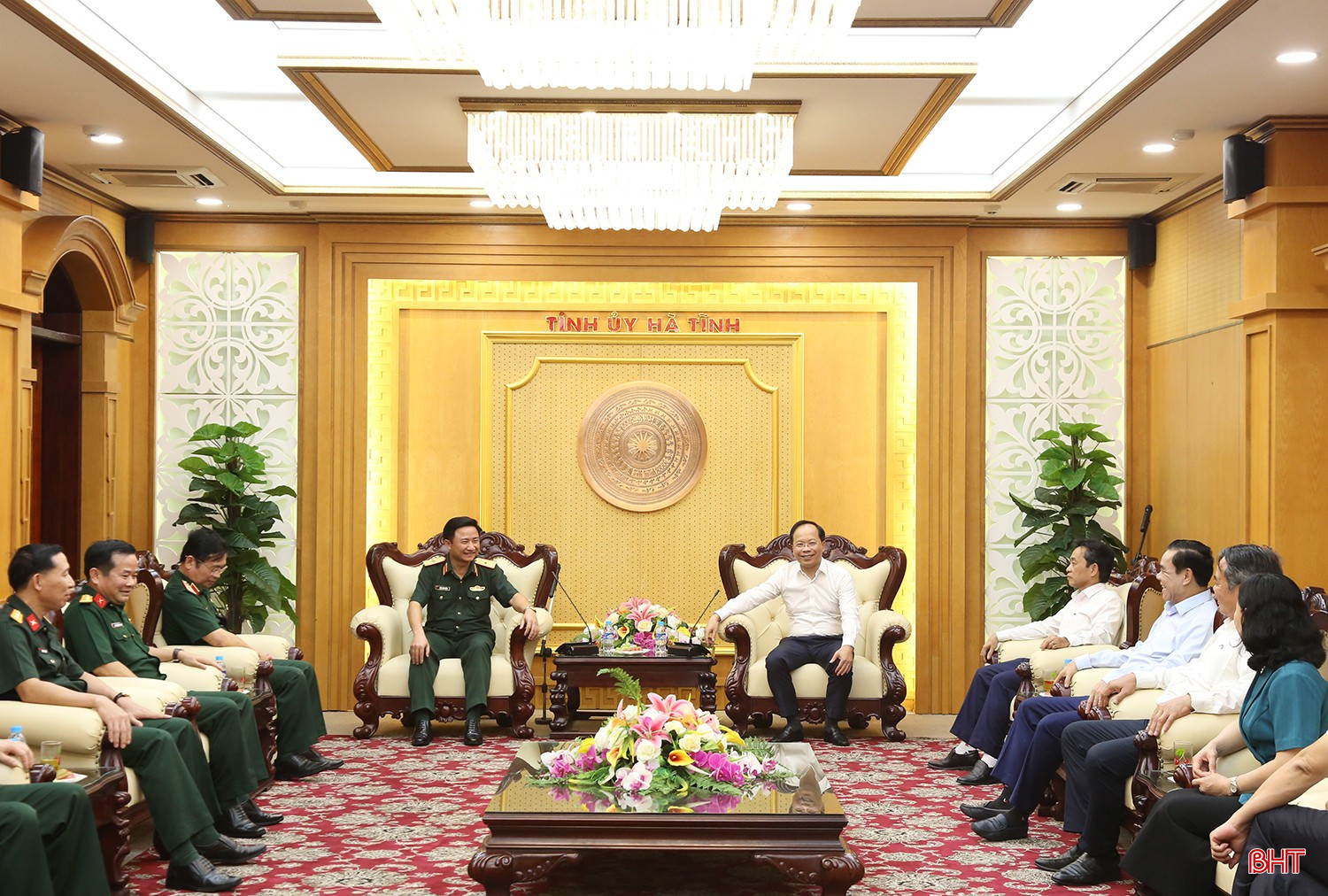 Lãnh đạo Hà Tĩnh tiếp và làm việc với Chính ủy Quân khu 4
