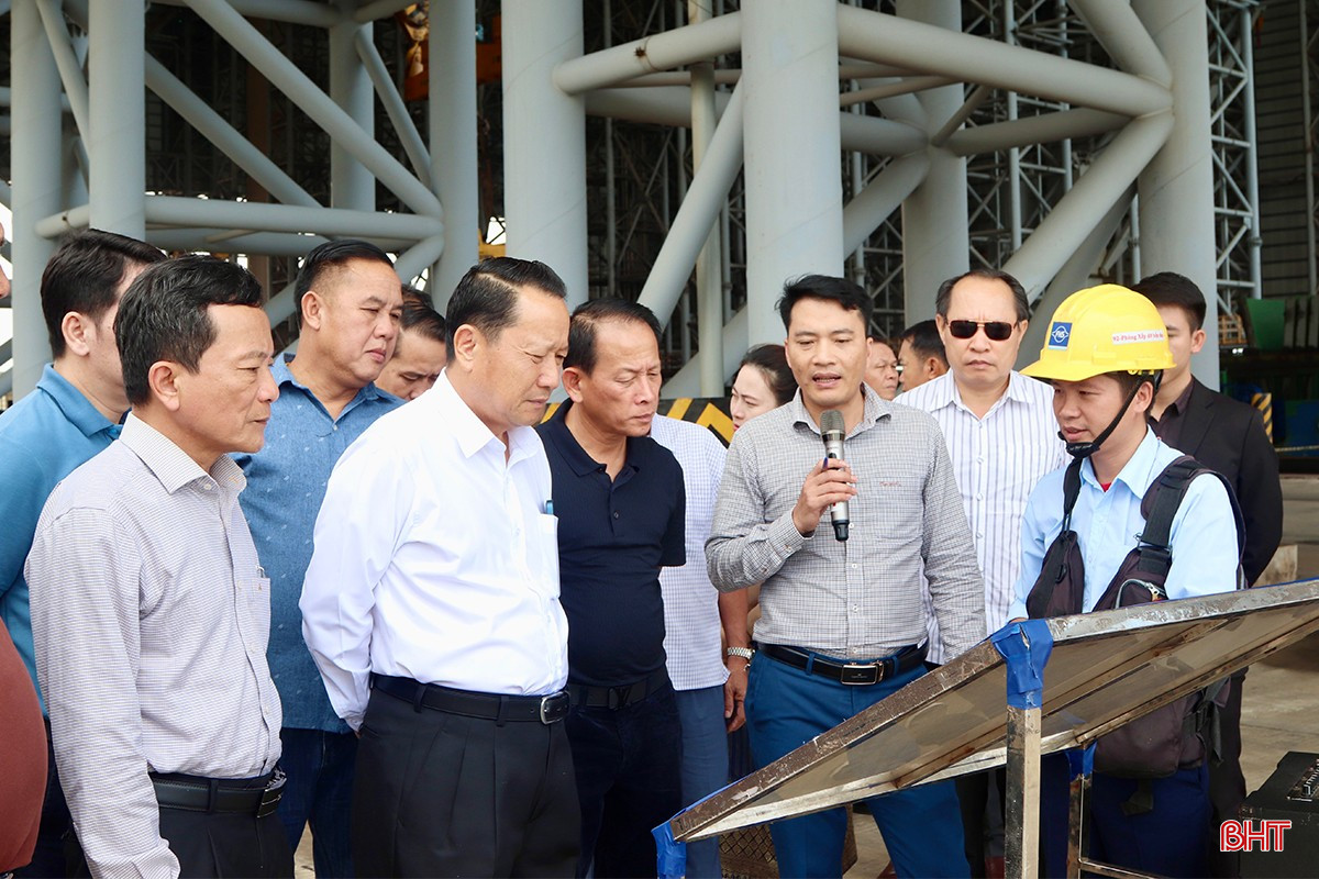 Đoàn đại biểu nước CHDCND Lào tham quan Khu kinh tế Vũng Áng