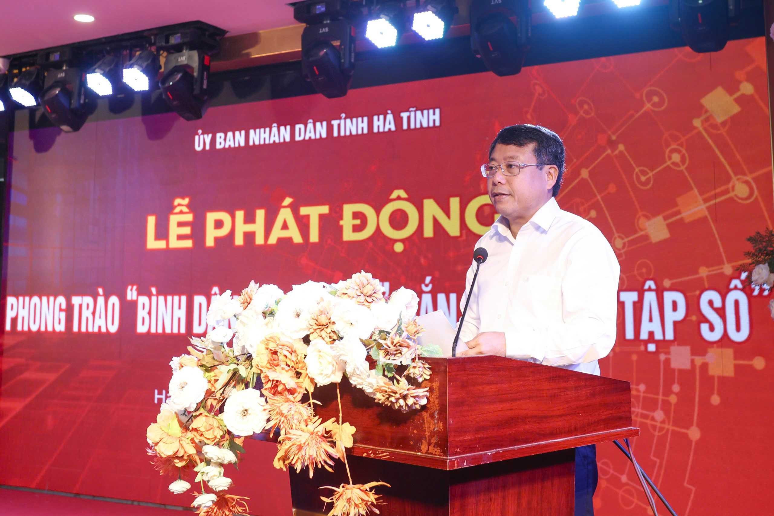 Hà Tĩnh phát động Phong trào “Bình dân học vụ số” gắn với “Học tập số"