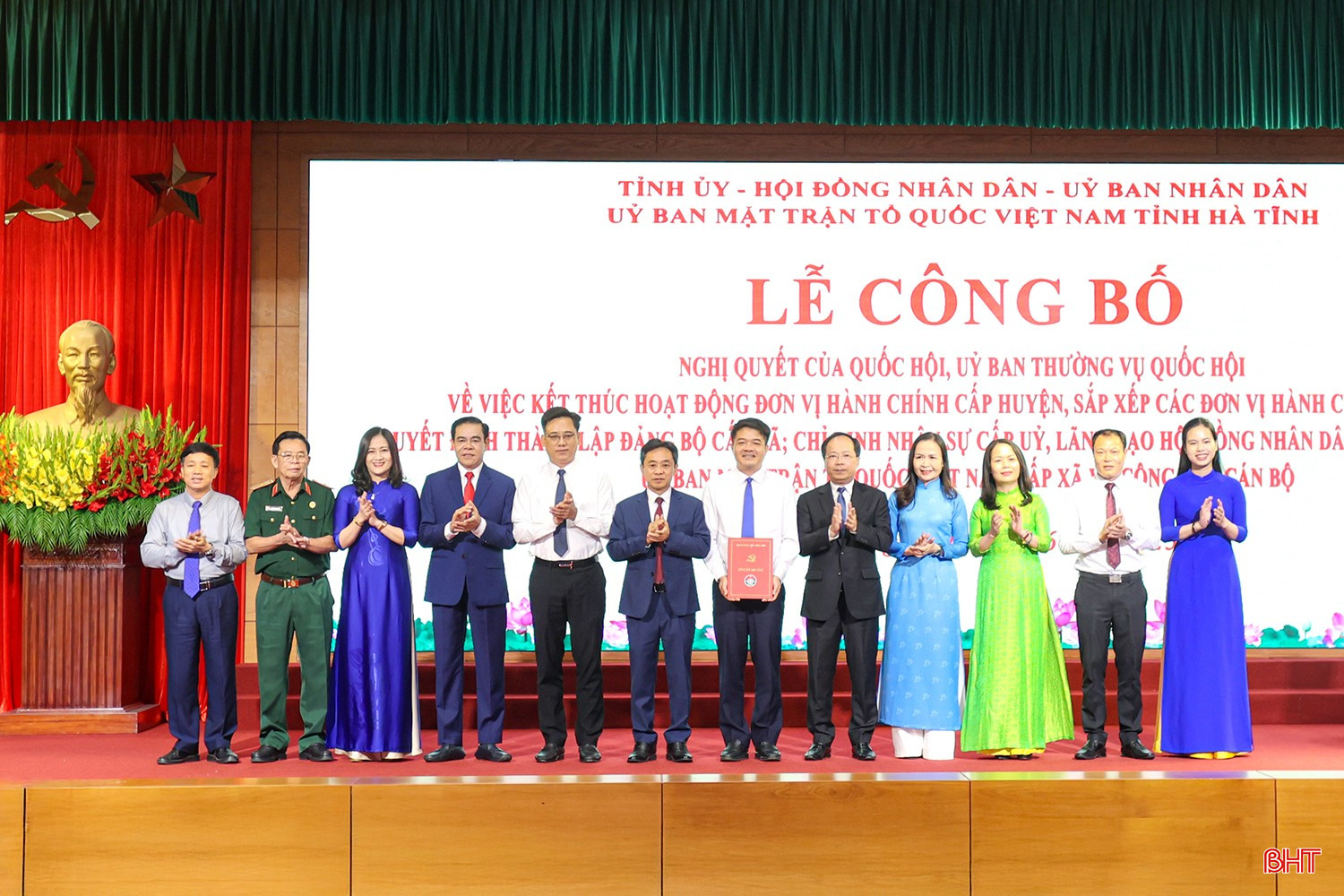 Hà Tĩnh công bố các quyết định quan trọng về sắp xếp tổ chức bộ máy, đơn vị hành chính