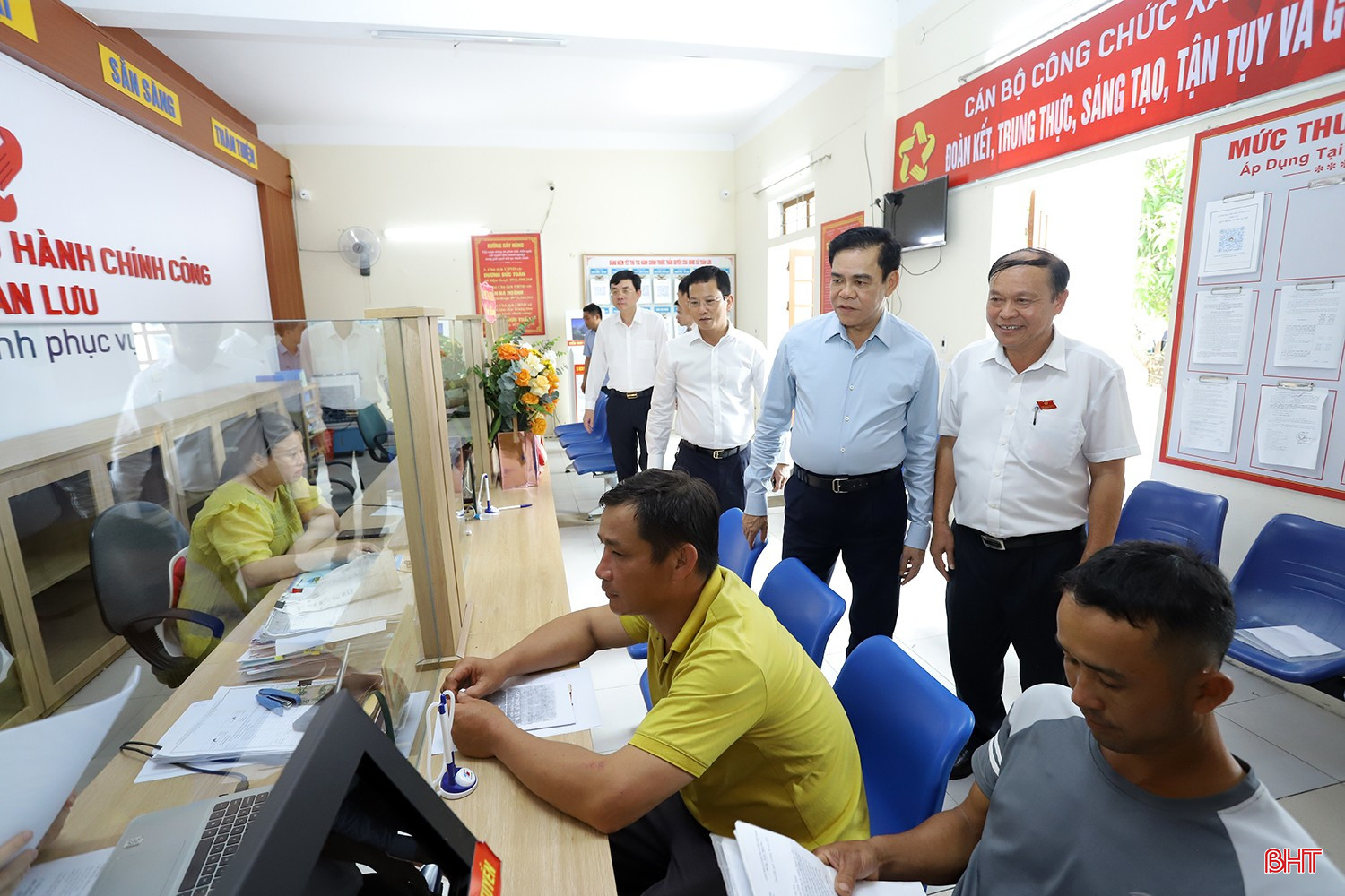Chủ tịch UBND tỉnh kiểm tra vận hành chính quyền địa phương 2 cấp ở xã Hà Linh và xã Toàn Lưu