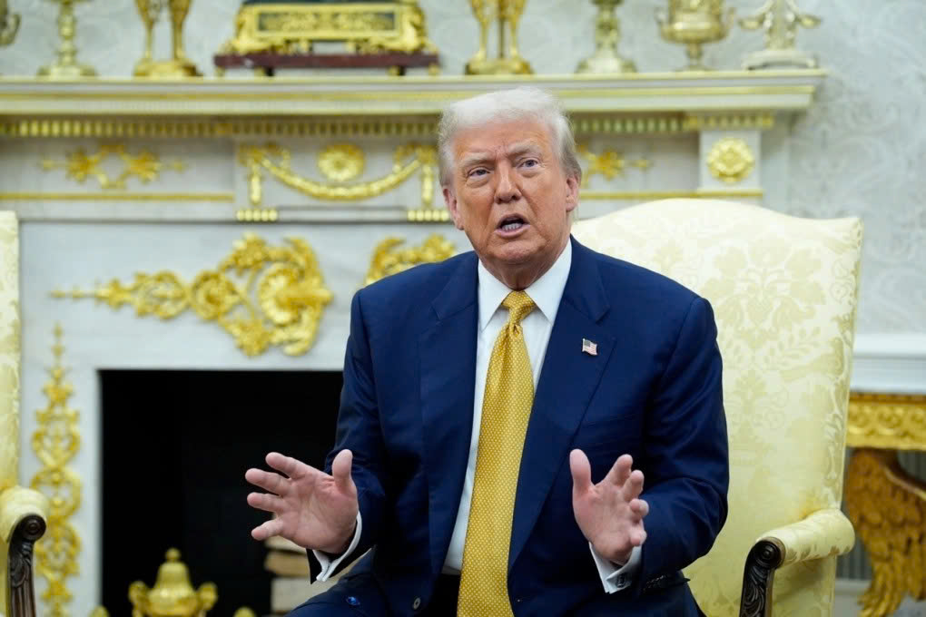 Ông Trump cáo buộc ông Obama 'phản quốc'