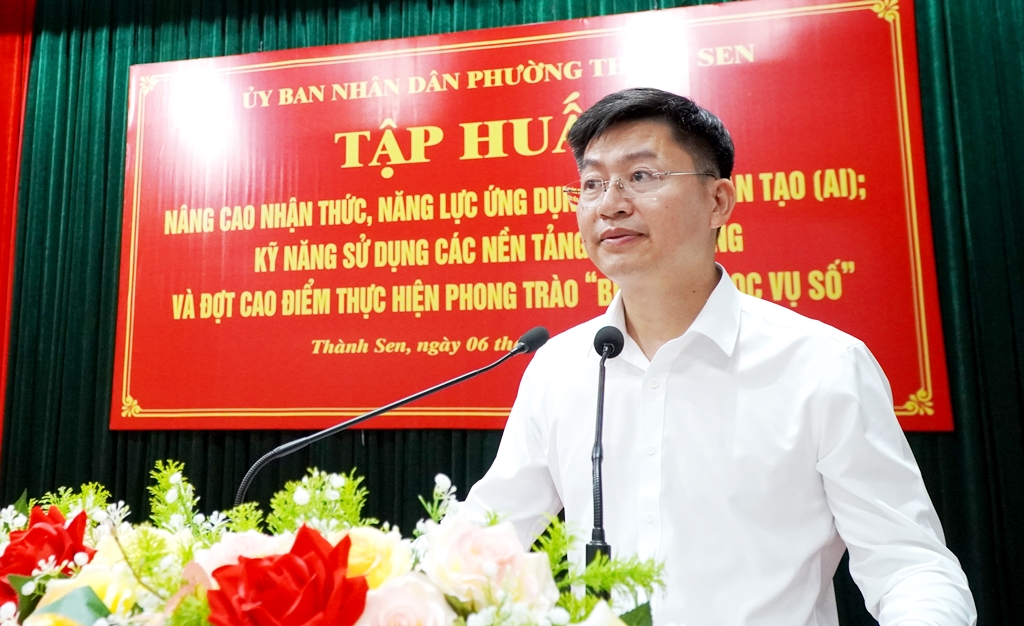 Phường Thành Sen phát động đợt cao điểm “Bình dân học vụ số” và tổ chức tập huấn chuyển đổi số