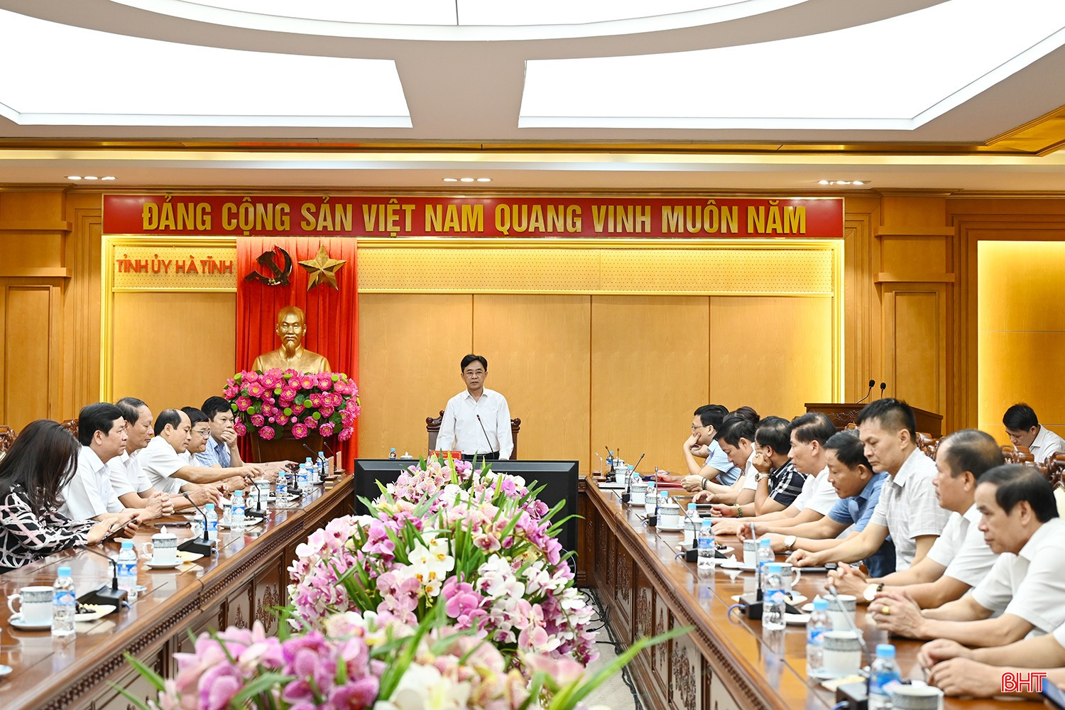 Gặp mặt 32 cán bộ thuộc diện Ban Thường vụ Tỉnh ủy quản lý nghỉ hưu