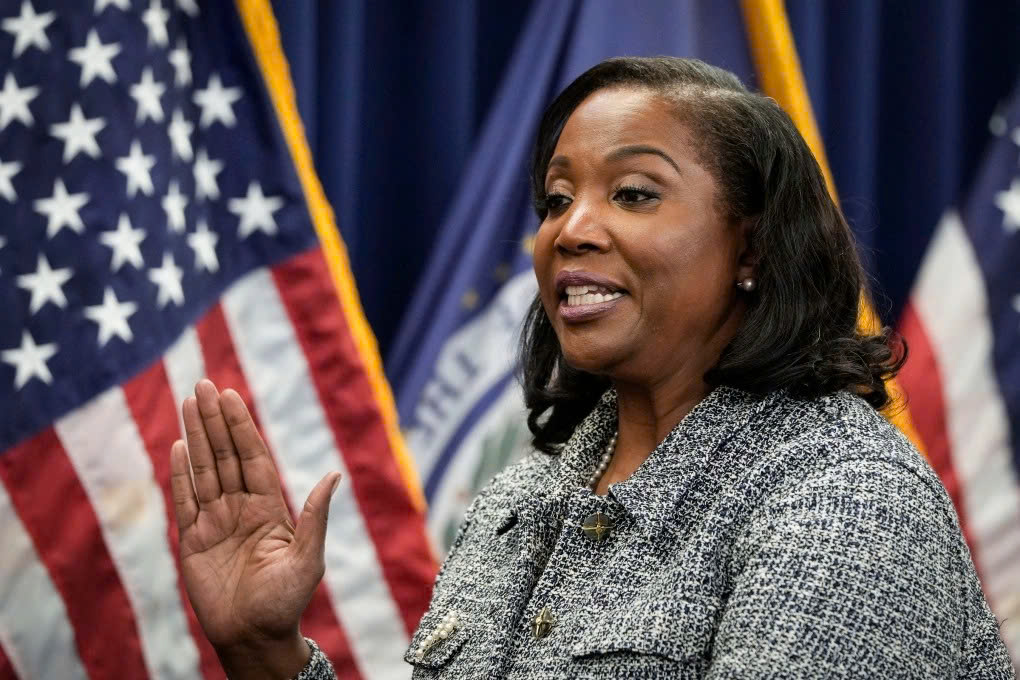 Thống đốc Fed không từ chức bất chấp yêu cầu của ông Trump