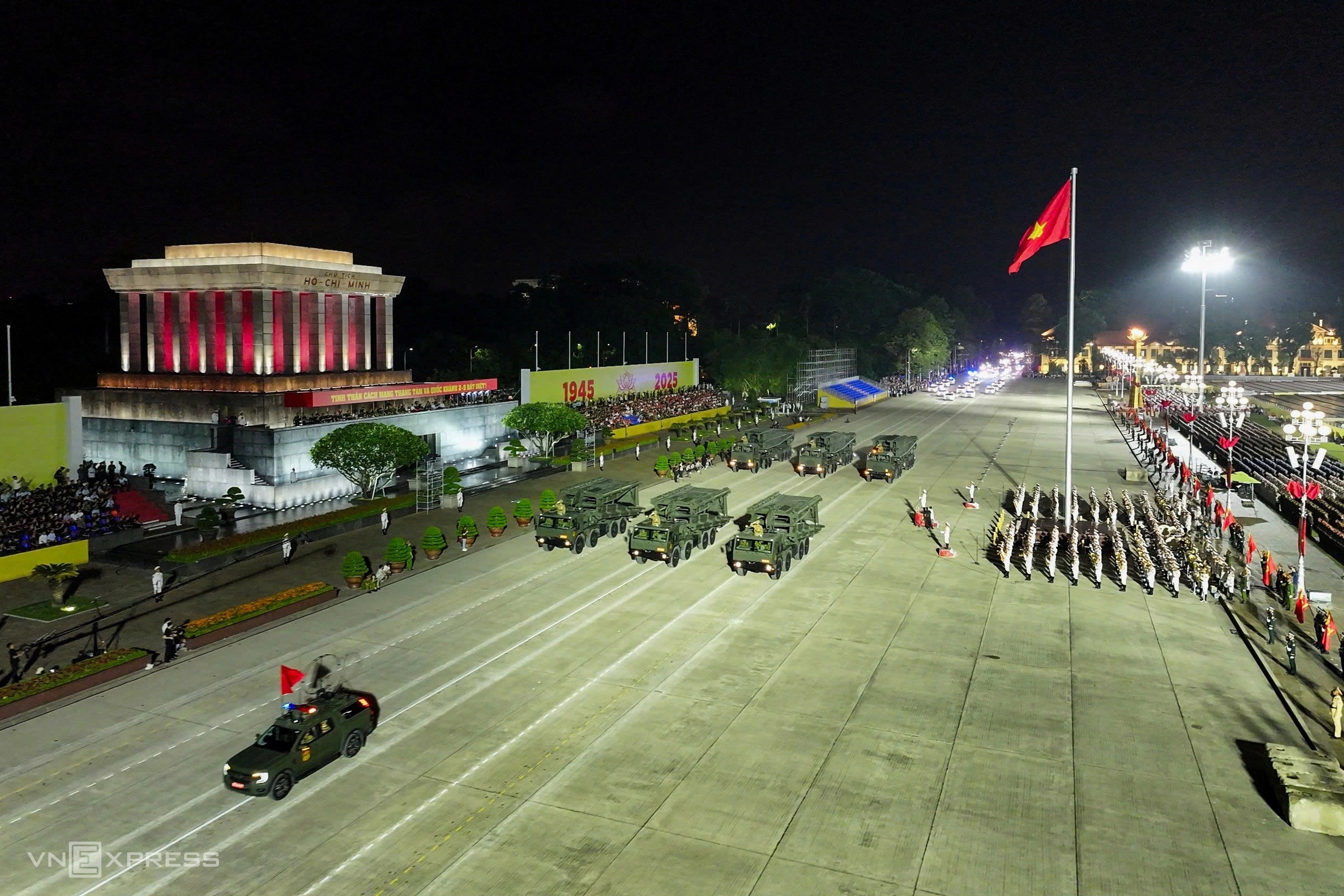 Hai giờ hợp luyện diễu binh tại Ba Đình