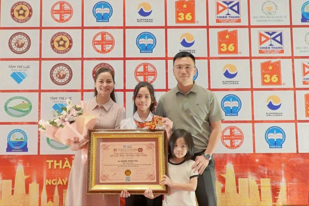 Hà Tĩnh: Nữ sinh lớp 4 lập kỷ lục Việt Nam với trí nhớ siêu phàm về số Pi