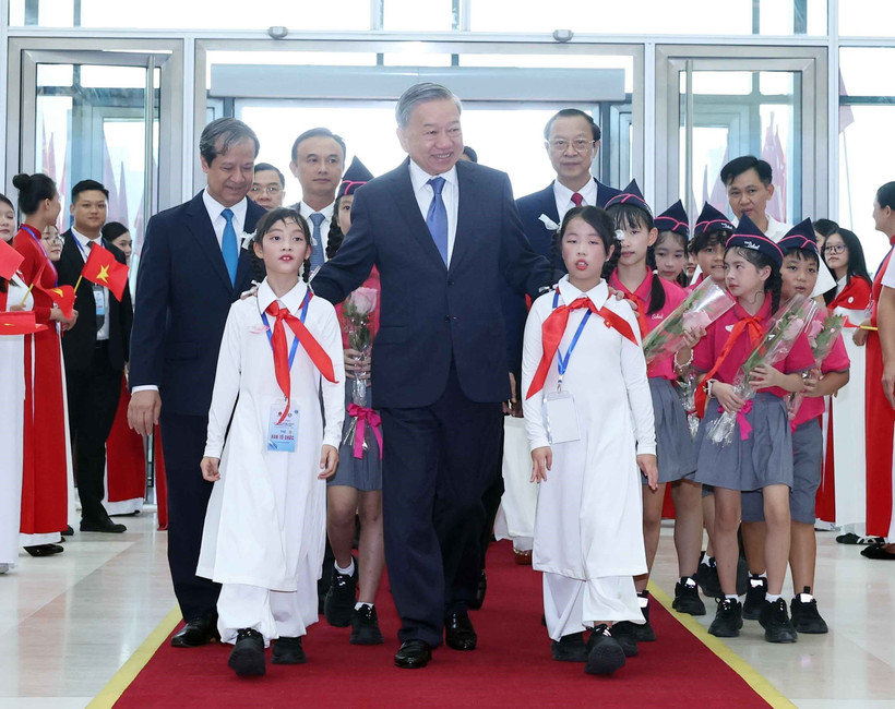 1,6 triệu giáo viên và 26 triệu học sinh, sinh viên khai giảng năm học mới