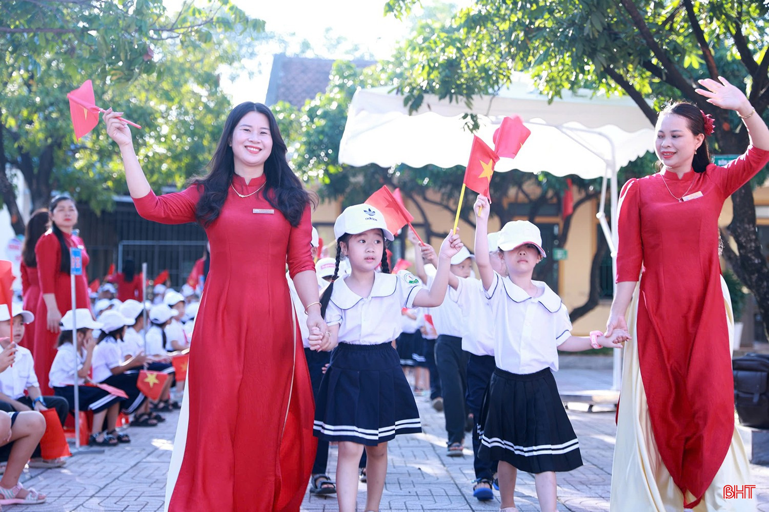 Gần 390.000 cán bộ, giáo viên, học sinh Hà Tĩnh bước vào năm học mới