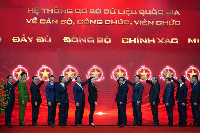 Cảnh báo tiến độ chậm, Bộ Nội vụ yêu cầu gấp rút đồng bộ dữ liệu cán bộ