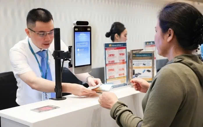 Từ 1/12, mua vé máy bay, kiểm tra an ninh bằng sinh trắc học, VNeID