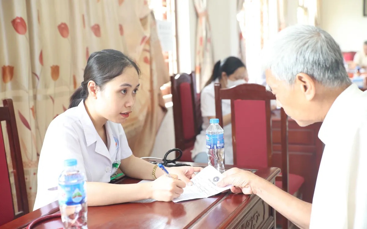 Từng bước miễn viện phí, nâng cao chất lượng y tế