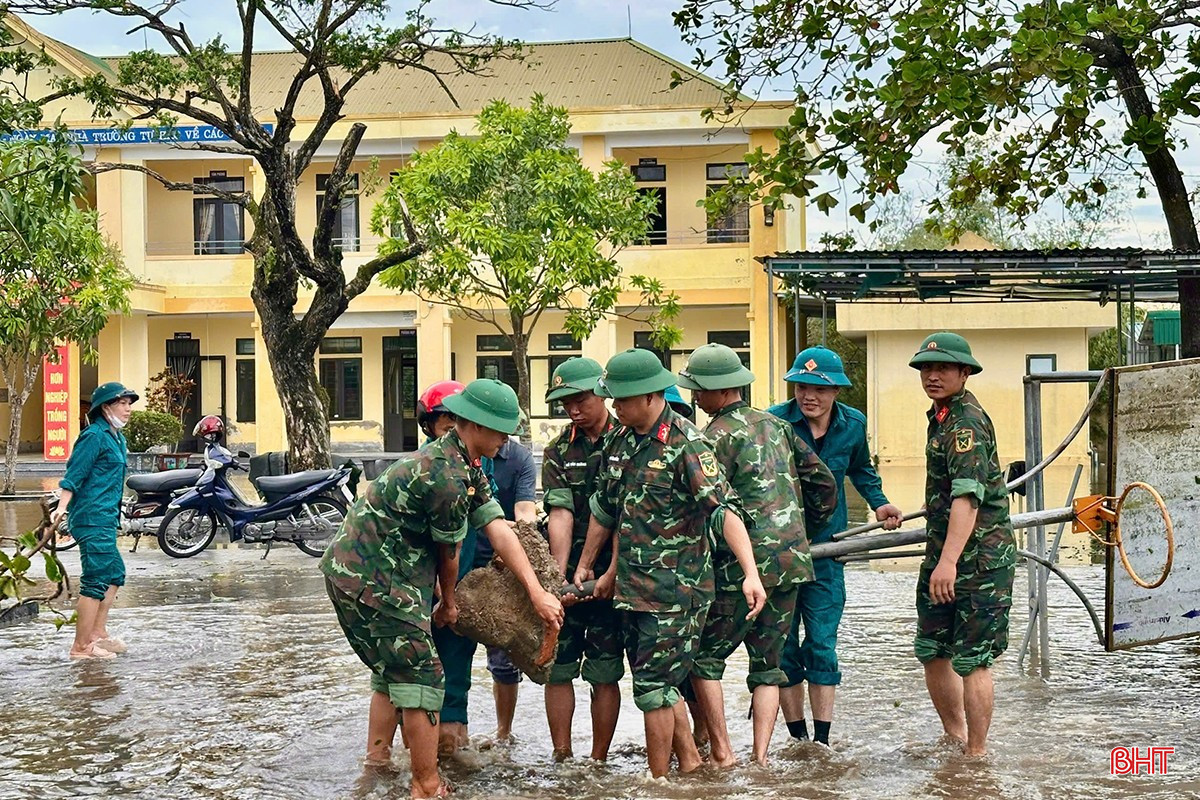 Hơn 11.000 lượt cán bộ, chiến sĩ chung tay dựng lại trường lớp sau bão