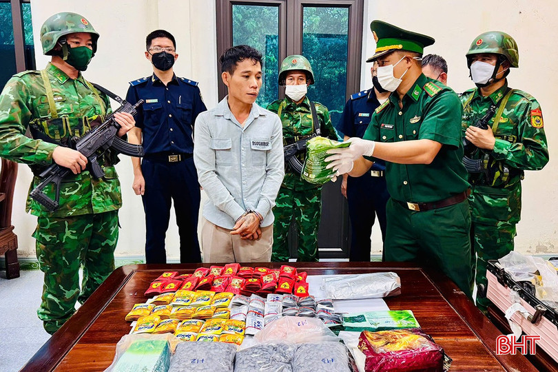 Bắt đối tượng vận chuyển 14 kg ma túy qua biên giới Hà Tĩnh