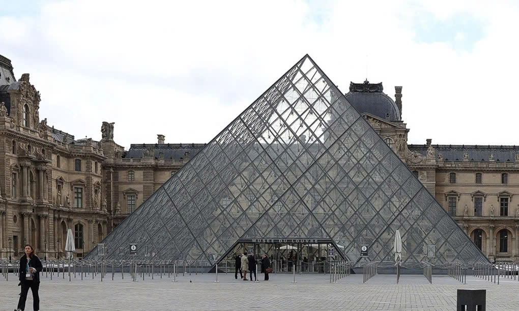 Bảo tàng Louvre mất lượng trang sức hơn 100 triệu USD