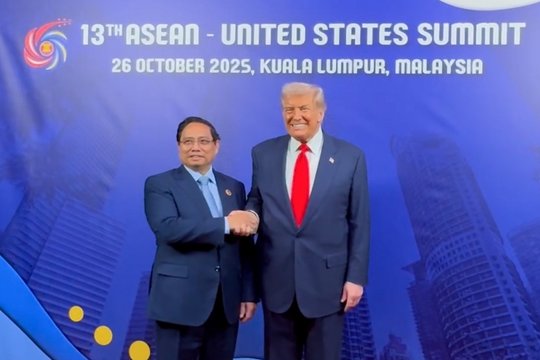 Thủ tướng Phạm Minh Chính gặp Tổng thống Hoa Kỳ Donald Trump