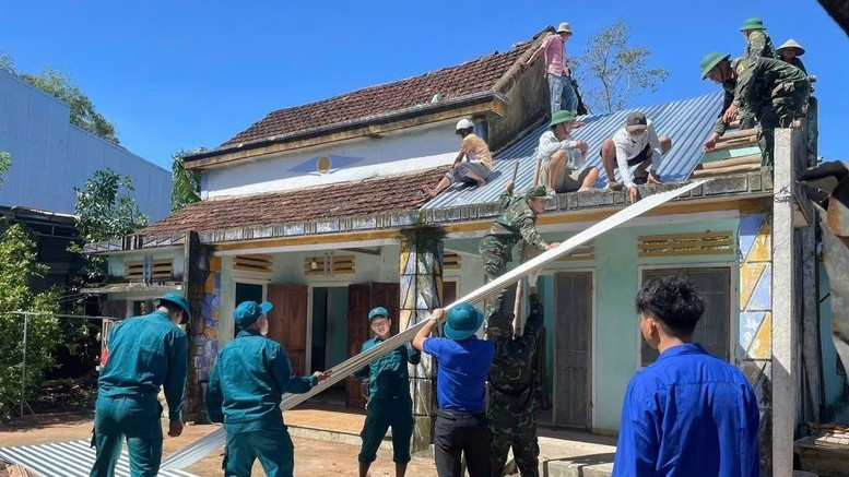 Thủ tướng yêu cầu khẩn trương đánh giá thiệt hại và khắc phục nhanh hậu quả bão, lũ tại khu vực Trung Bộ