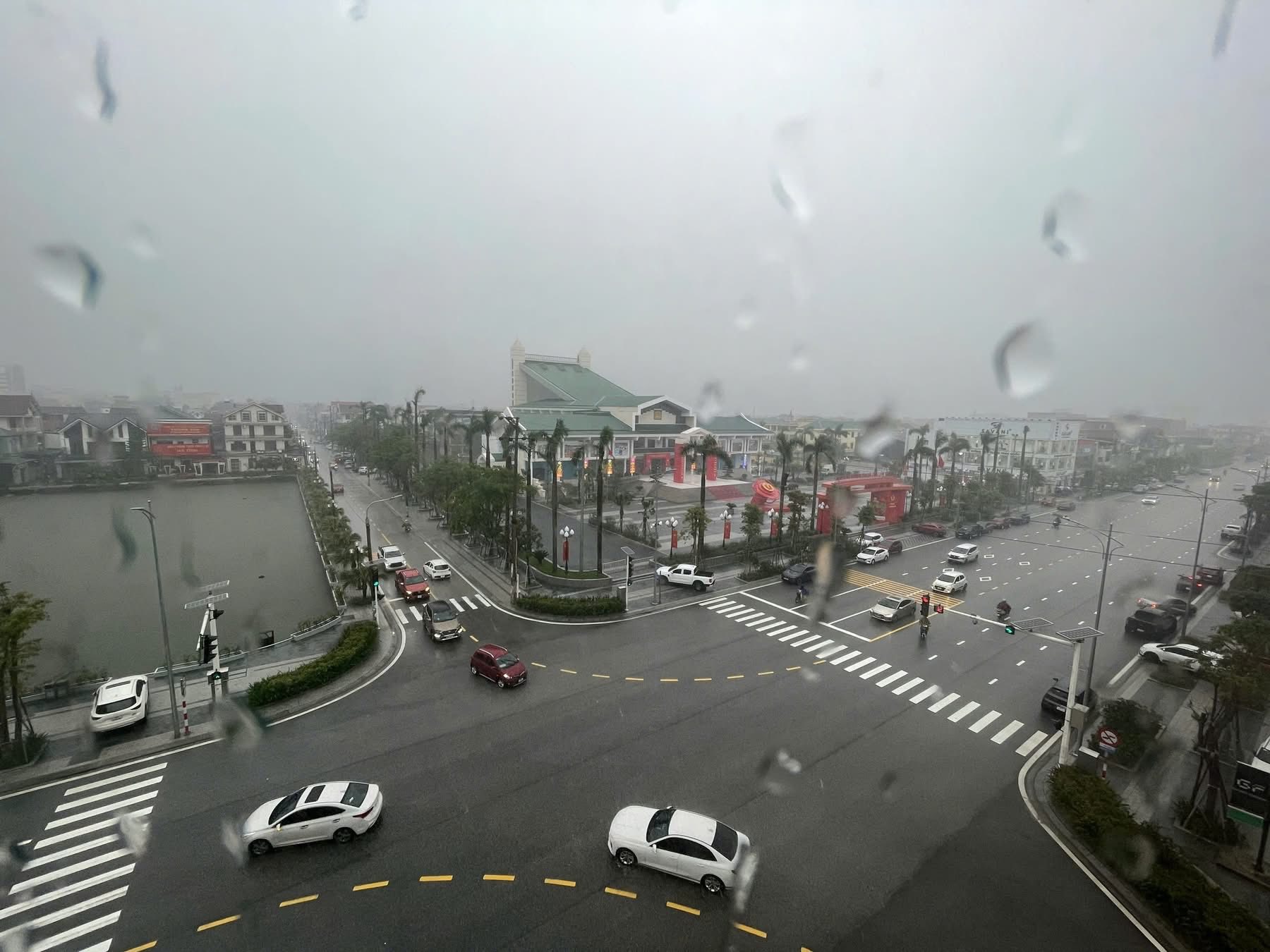 Bắc Bộ chuyển rét từ đêm 17/11, miền Trung mưa đặc biệt lớn nhiều ngày