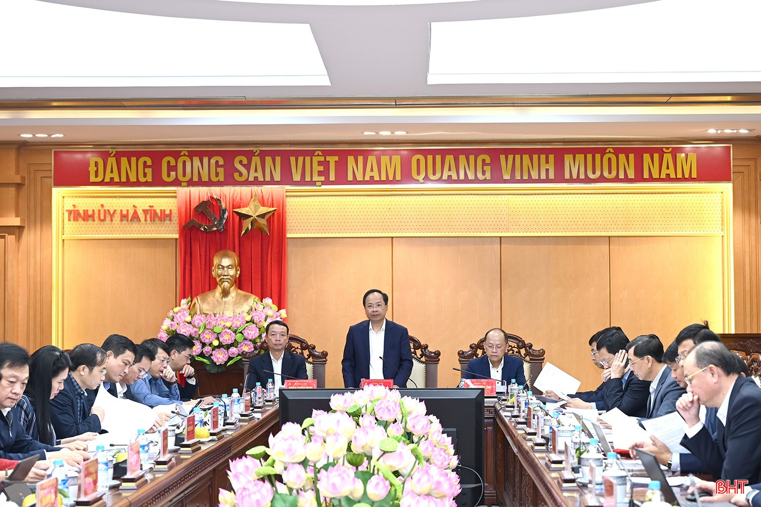 Khẩn trương hoàn thiện chương trình công tác của Ban Chấp hành Đảng bộ tỉnh khóa XX