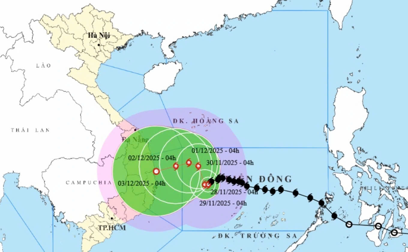 Bão Koto liên tục đổi hướng, suy yếu dần