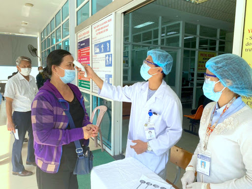 Bộ Y tế đề xuất tăng mức đóng BHYT, tiến tới miễn viện phí cho toàn dân