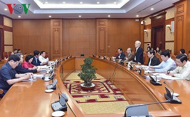 Bộ Chính trị cho ý kiến về các đề án trình Hội nghị Trung ương 7