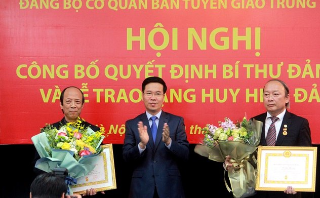 Công bố quyết định Bí thư Đảng ủy cơ quan Ban Tuyên giáo Trung ương 