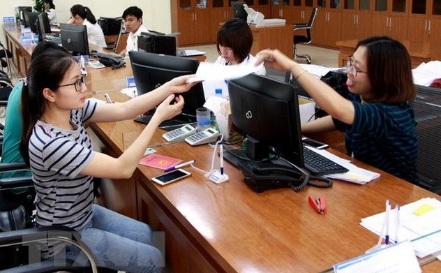 Sắp xếp hợp lý số cán bộ, công chức dôi dư sau sáp nhập huyện, xã 