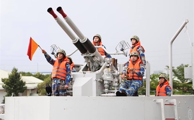 Việt Nam tăng hạn sử dụng thành công tàu đổ bộ Mỹ 