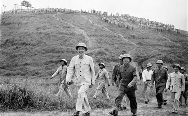 Chủ tịch Hồ Chí Minh - tấm gương sáng ngời về đạo đức cách mạng 