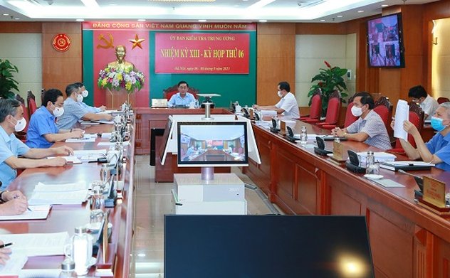 Ủy ban Kiểm tra Trung ương kỷ luật và đề nghị kỷ luật nhiều cán bộ