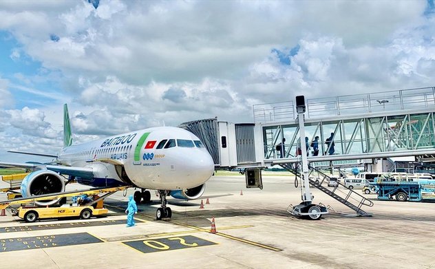 Đề xuất nối lại đường bay nội địa, người tiêm đủ vaccine đi lại không hạn chế