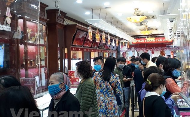 Điều chỉnh theo giá thế giới, vàng trong nước đồng loạt đi xuống 