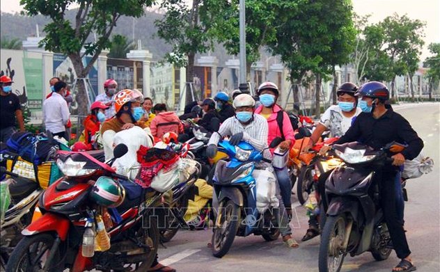 Nghệ An phát hiện nhiều trường hợp dương tính là công dân tự đi xe máy về quê