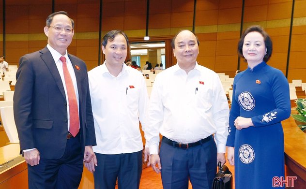 Quốc hội thông qua 2 luật và 7 nghị quyết quan trọng