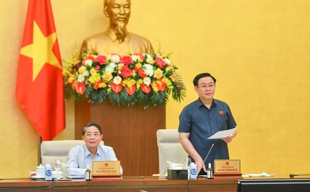 Ủy ban Thường vụ Quốc hội quyết định giảm thuế bảo vệ môi trường với xăng, dầu về mức sàn 