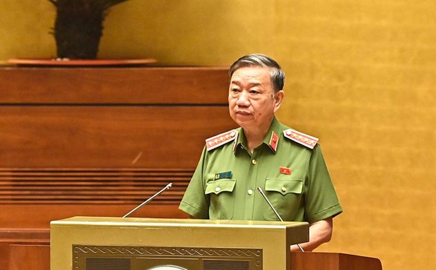 Đến 31/12/2022, hộ khẩu giấy không còn giá trị; Bộ Công an không có chủ trương thu hộ khẩu của người dân