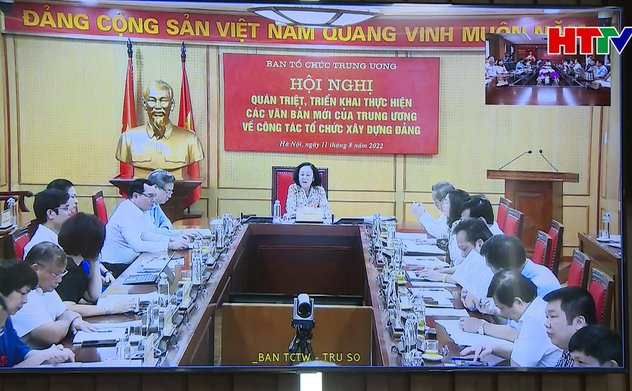 Tạm dừng việc hợp nhất cơ quan tham mưu, giúp việc của cấp ủy với cơ quan chuyên môn 